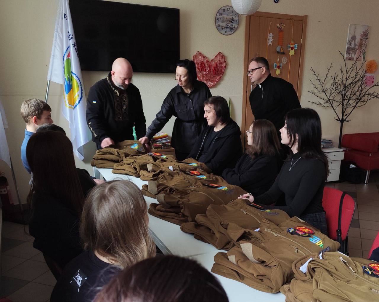 Вручення нової форми вихованцям осередку «Байда Бердянськ»